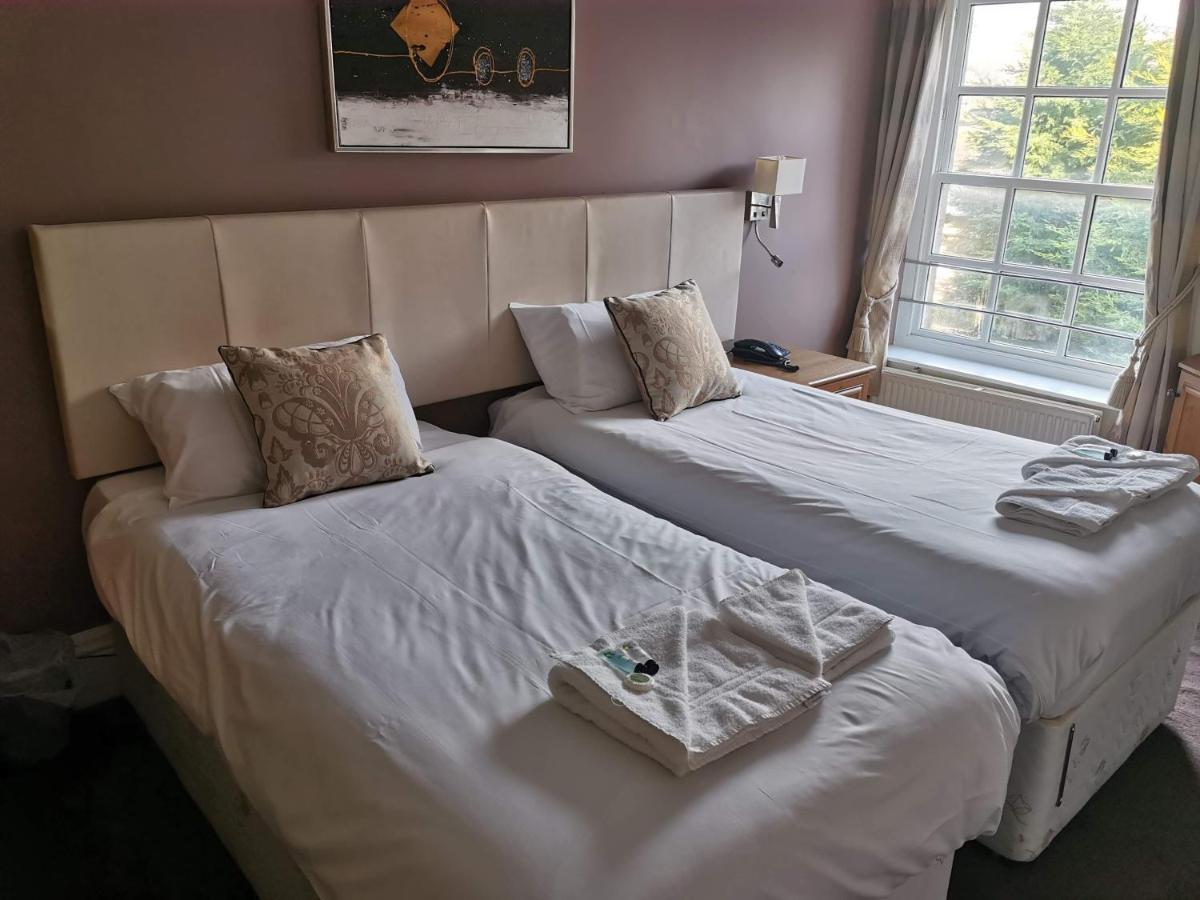 تودموردن The Queens Hotel المظهر الخارجي الصورة